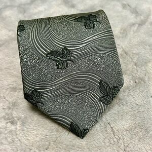 Kolte Sage Green Leaf Patterned Tie Silk NWOT 3.75” Wide 58” Long